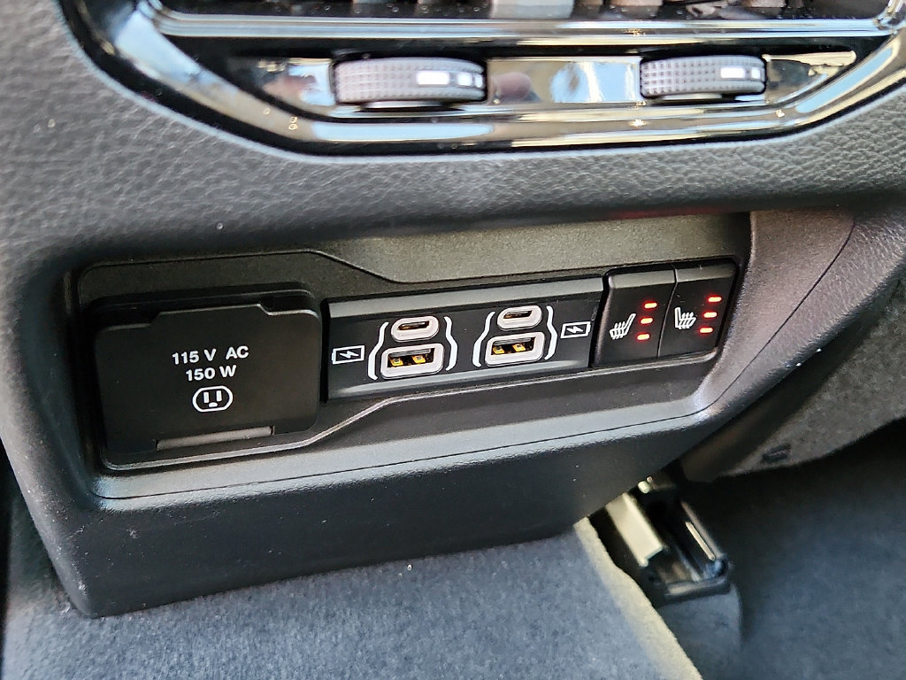Used 2024 Jeep Grand Cherokee Limited 4xe w/ Luxury Tech Group II AWD/4WD image 11