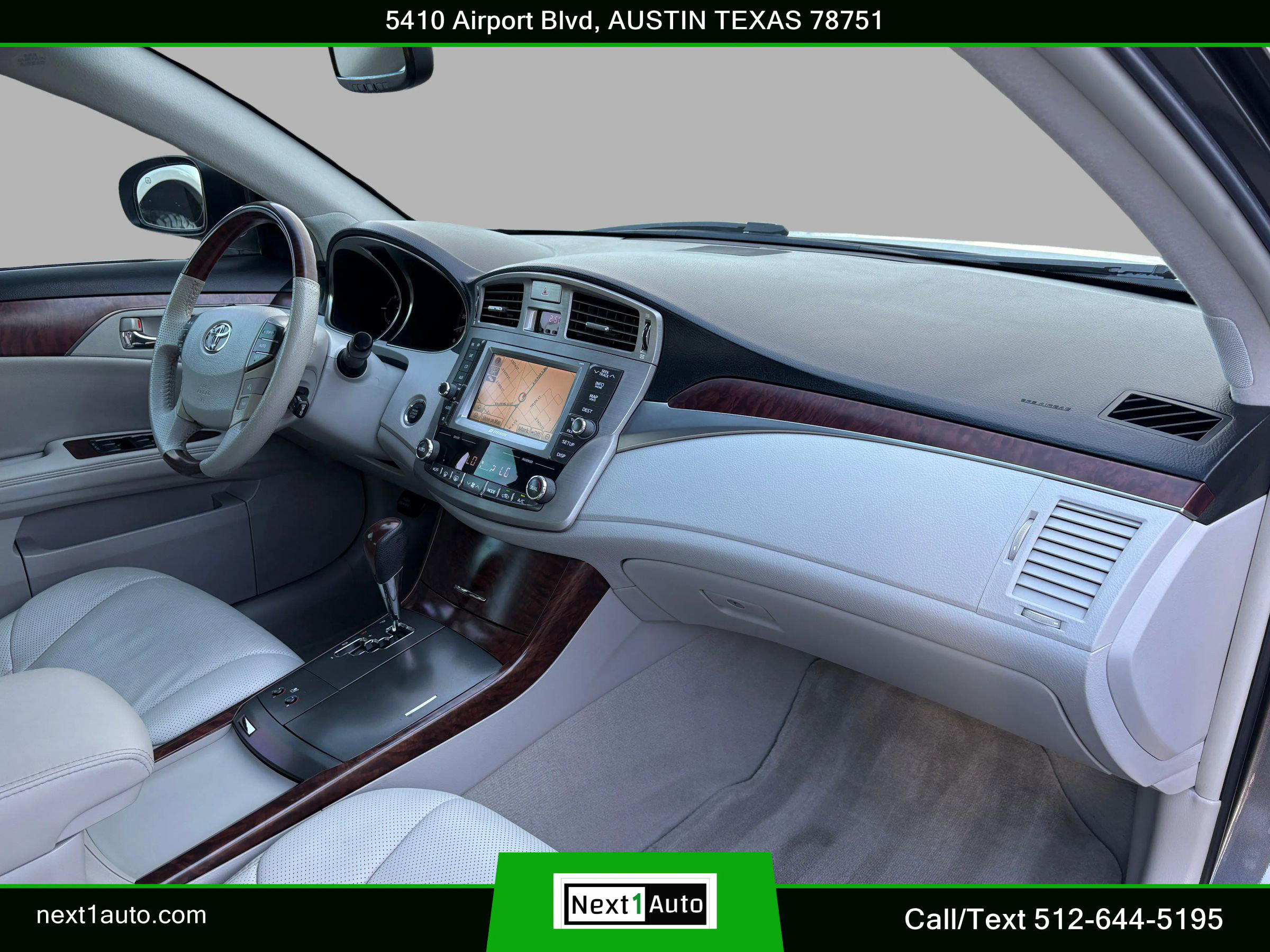 Used 2012 Toyota Avalon Limited image 26