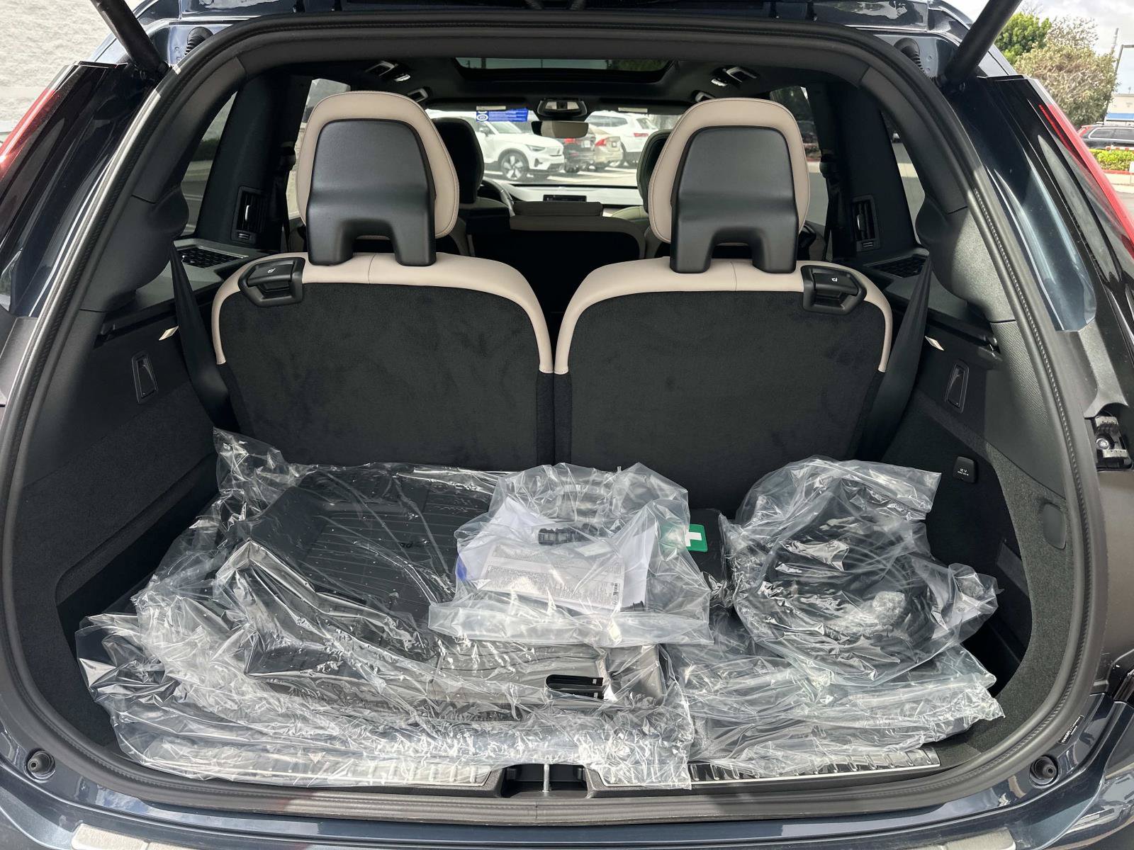 New 2026 Volvo XC90 T8 Plus w/ Protection Package Premier AWD/4WD image 19