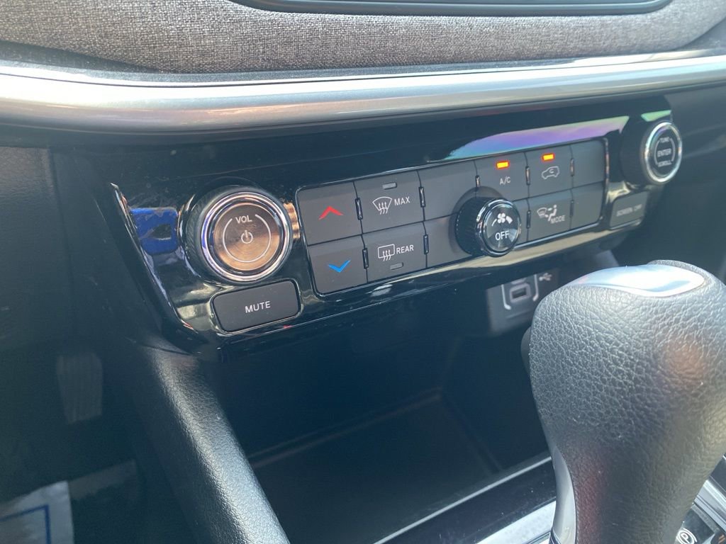 Certified 2024 Jeep Compass Sport image 26