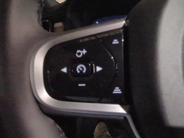New 2026 Volvo XC90 T8 Plus w/ Protection Package AWD/4WD image 18