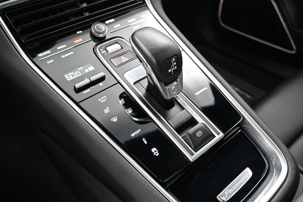 Certified 2023 Porsche Panamera 4 Platinum Edition AWD/4WD image 22