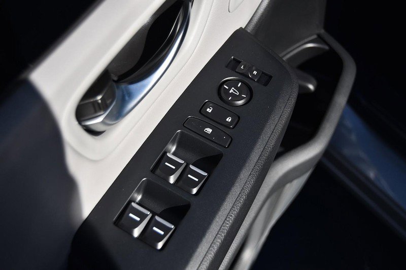 New 2025 Honda Pilot Touring image 8