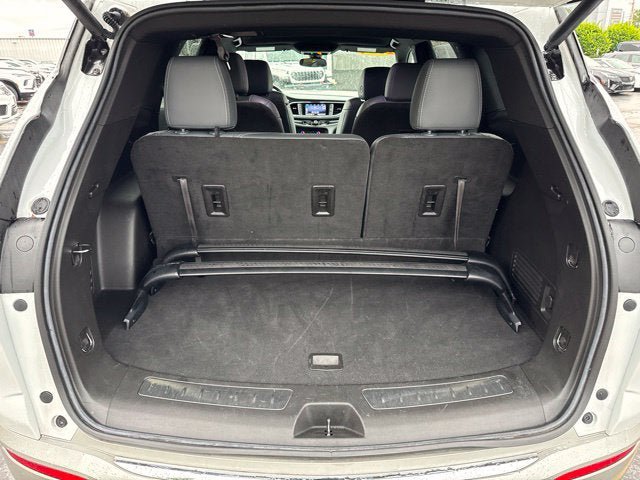 Used 2024 Buick Enclave Essence FWD image 21