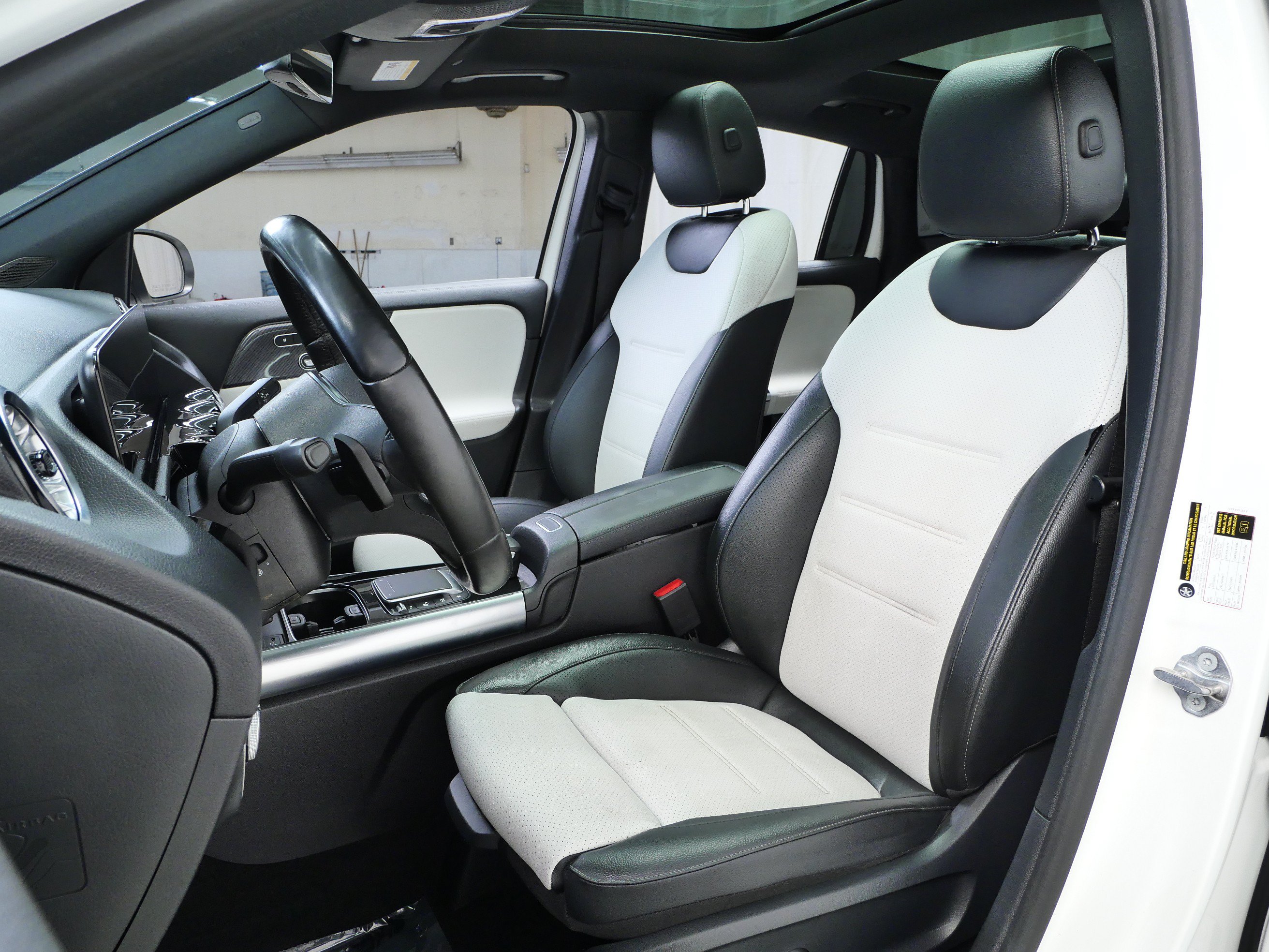 Used 2022 Mercedes-Benz GLA 250 4MATIC image 2