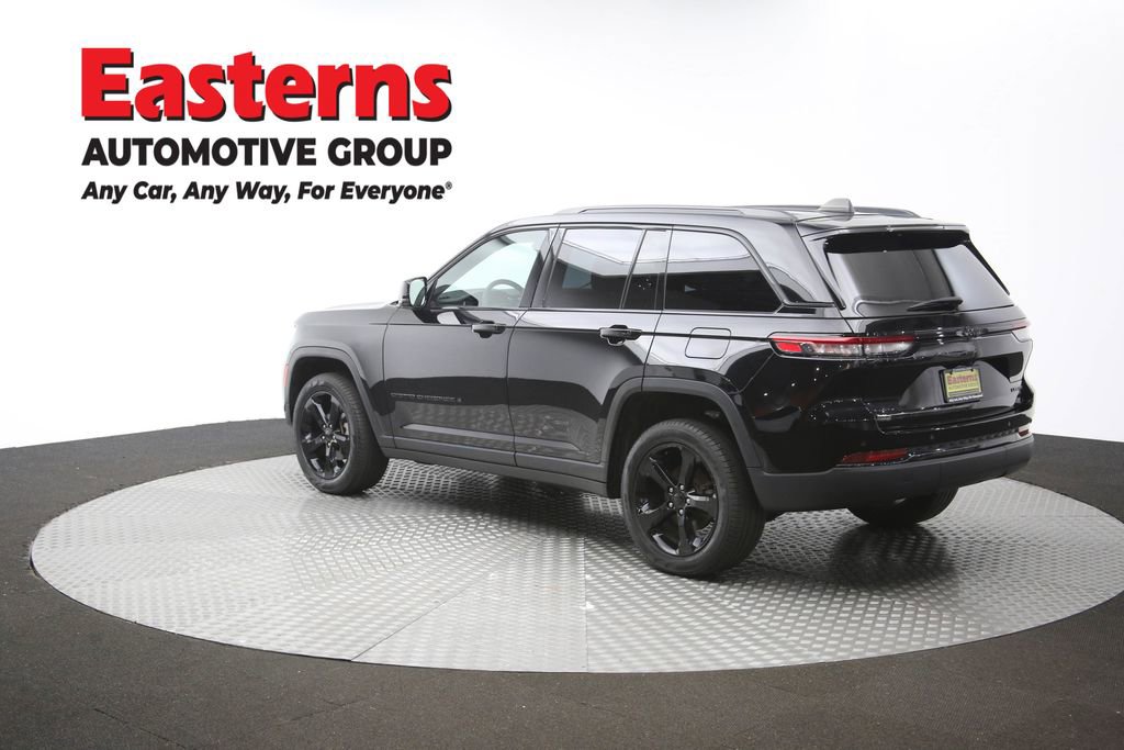 Used 2023 Jeep Grand Cherokee Limited w/ Black Appearance Package AWD/4WD image 65
