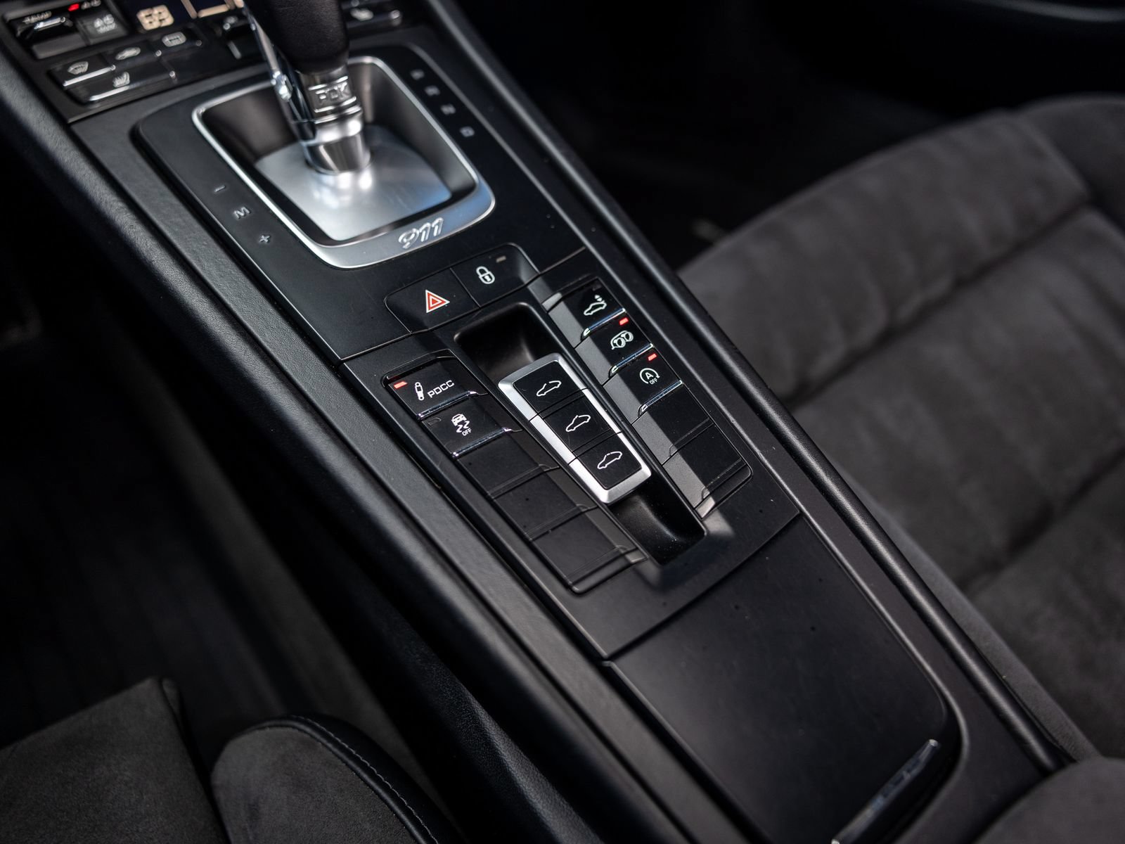 Certified 2018 Porsche 911 Carrera GTS RWD image 32