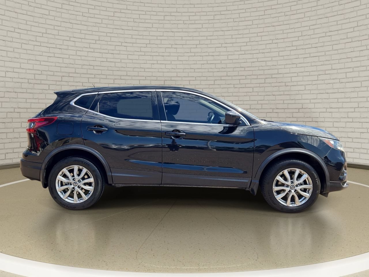 Used 2021 Nissan Rogue Sport S FWD image 4