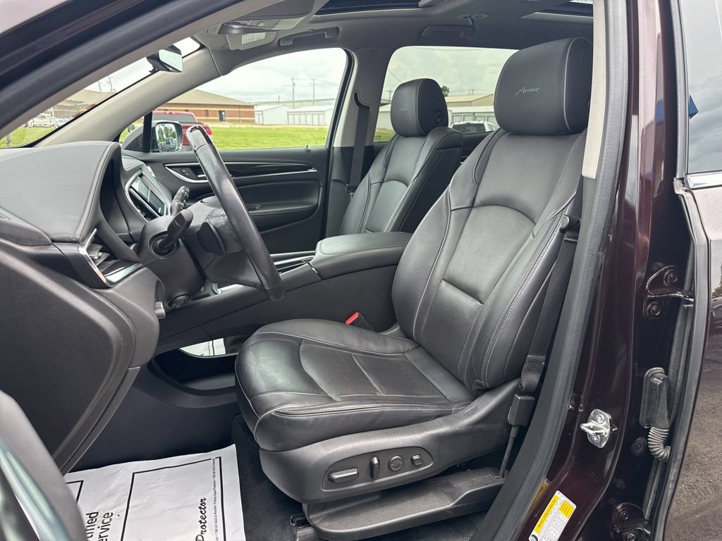 Used 2021 Buick Enclave Avenir w/ Avenir Technology Package AWD/4WD image 12