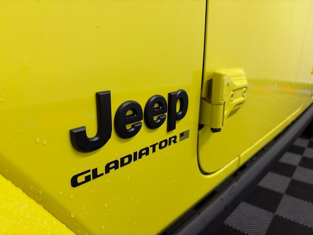 Used 2023 Jeep Gladiator Sport AWD/4WD image 13