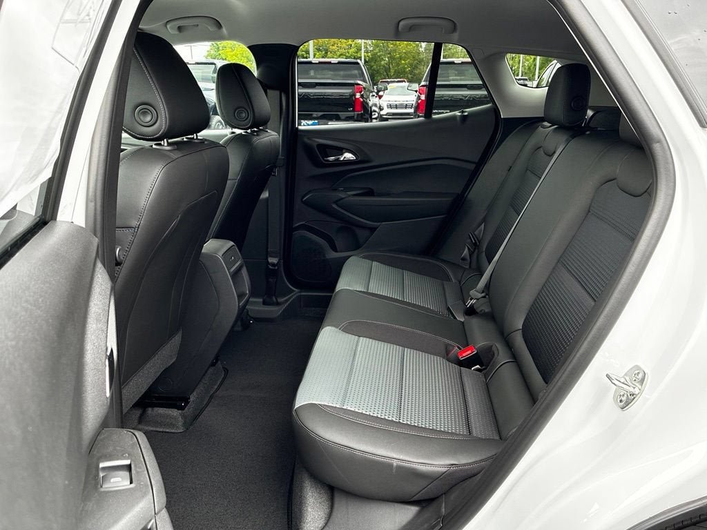 New 2026 Chevrolet Trax LT w/ LT Convenience Package FWD image 19