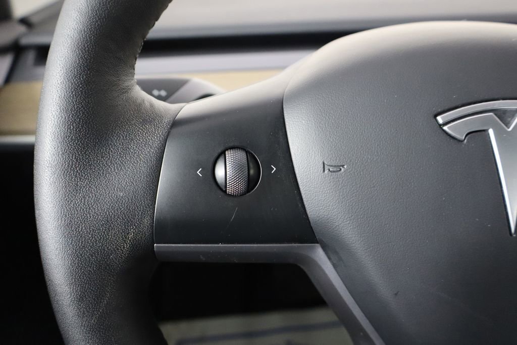 Used 2023 Tesla Model 3 Standard Range image 8