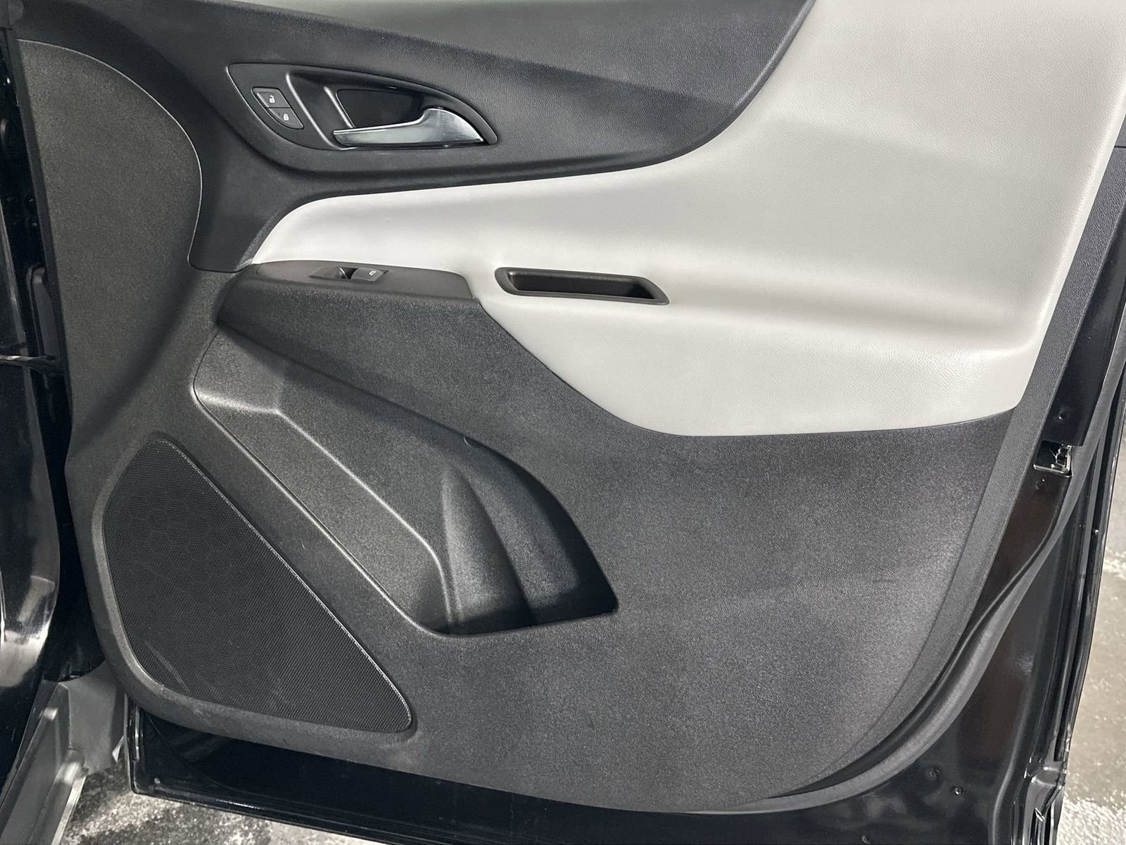 Used 2022 Chevrolet Equinox LS image 35