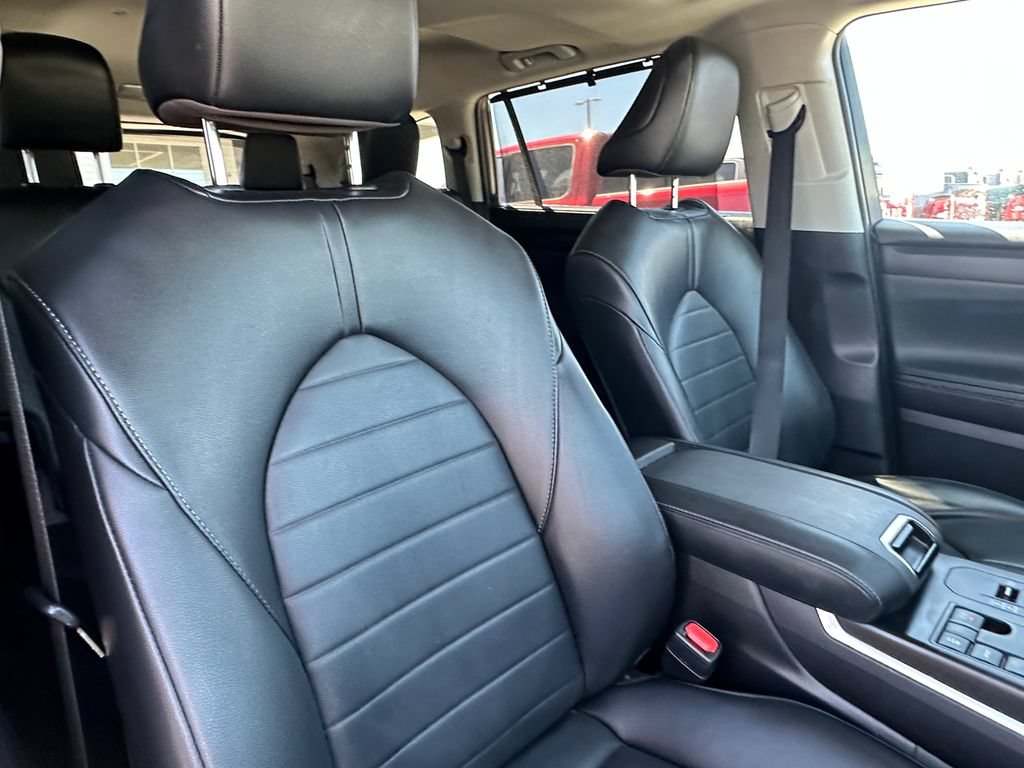 Used 2023 Toyota Highlander XLE FWD image 19