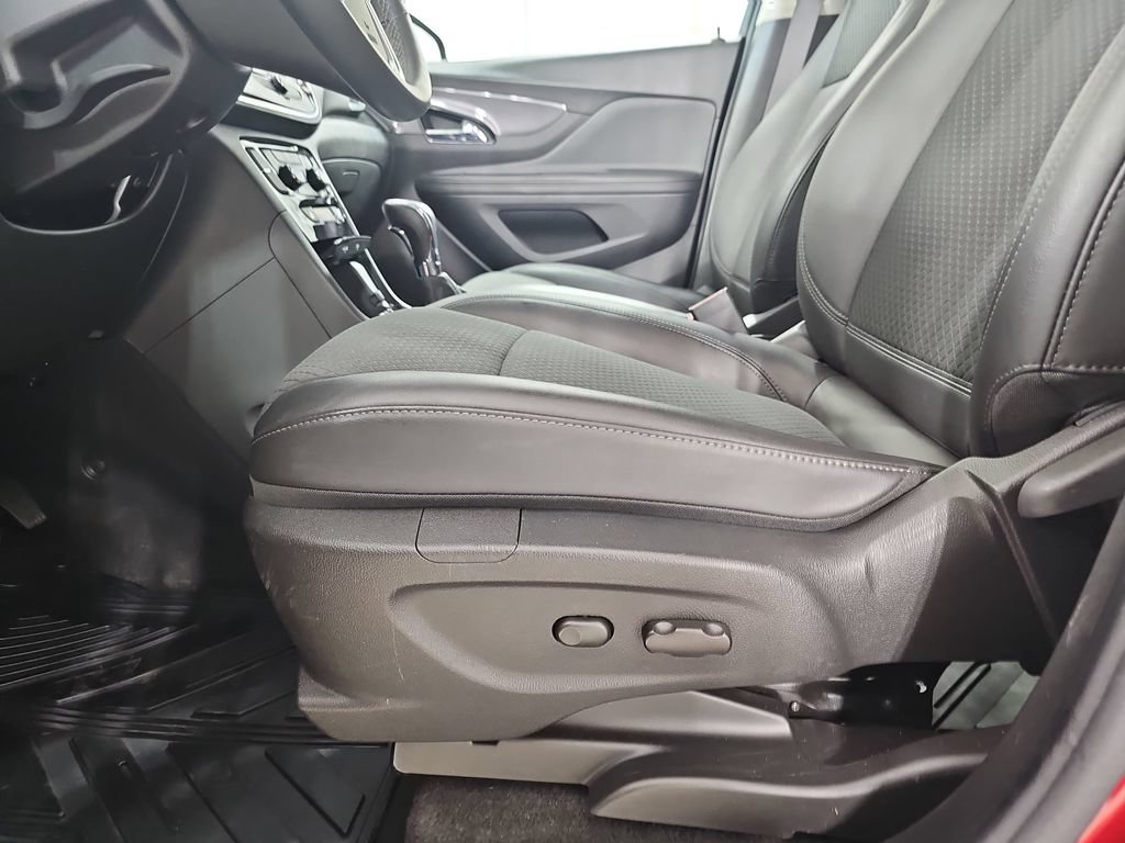 Used 2022 Buick Encore Preferred w/ Safety Package AWD/4WD image 33