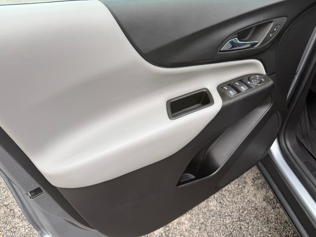 Used 2023 Chevrolet Equinox LS w/ LPO, Floor Liner Package AWD/4WD image 13