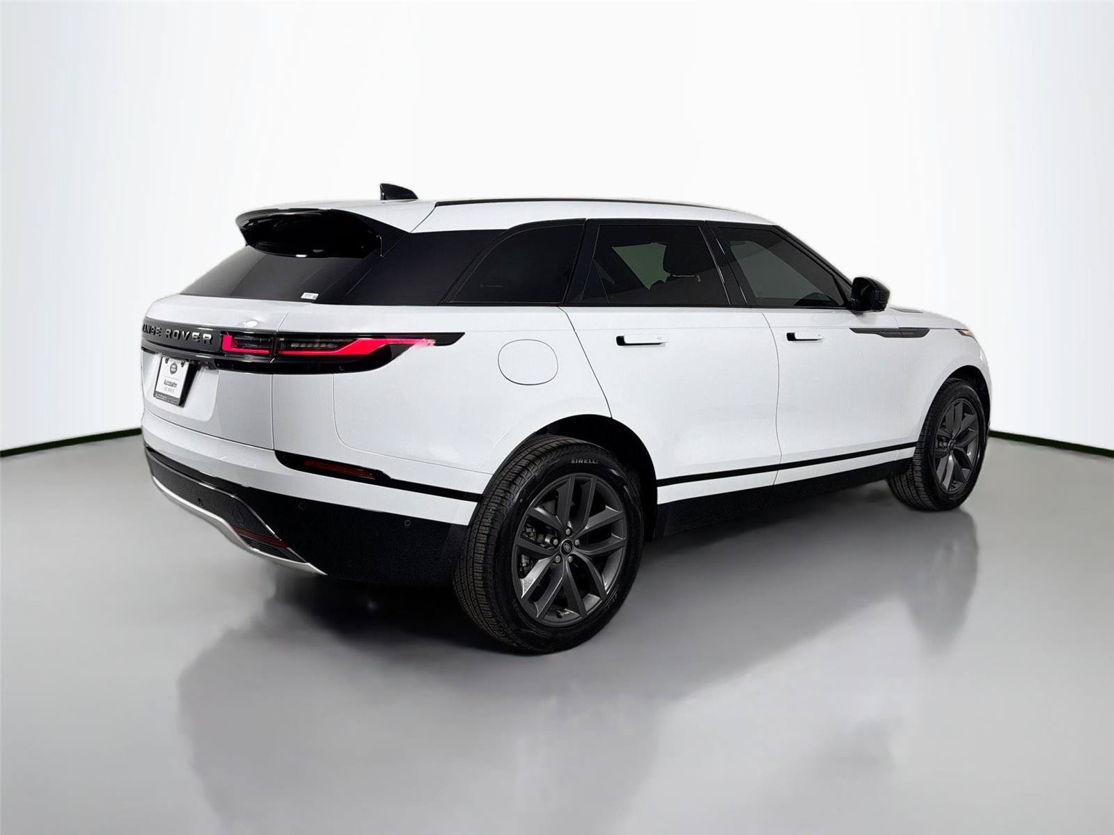 Certified 2026 Land Rover Range Rover Velar Dynamic SE AWD/4WD image 5