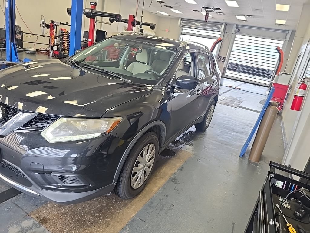 Used 2016 Nissan Rogue S w/ Appearance Package AWD/4WD image 2
