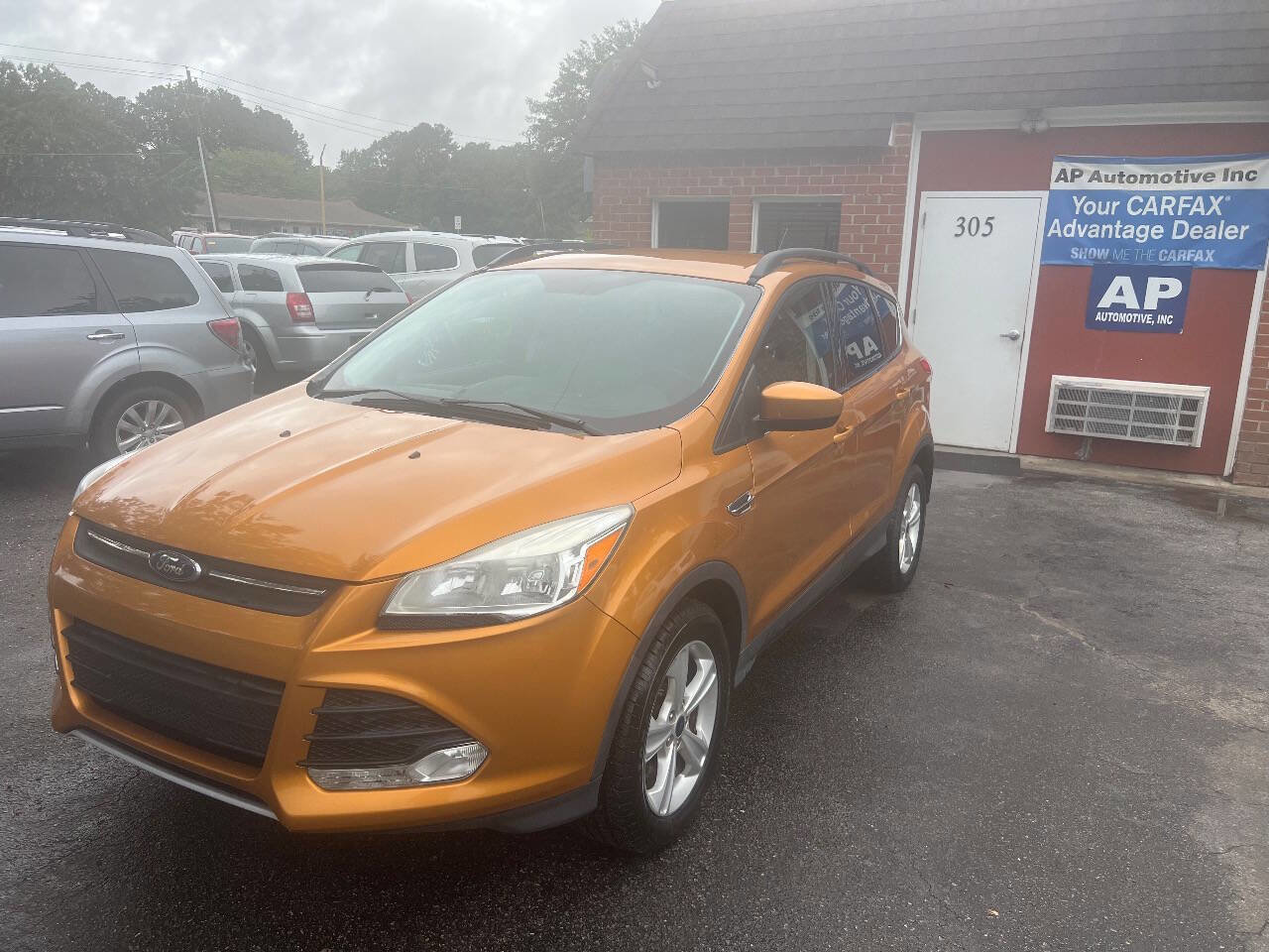 Used 2016 Ford Escape SE w/ Equipment Group 201A image 1