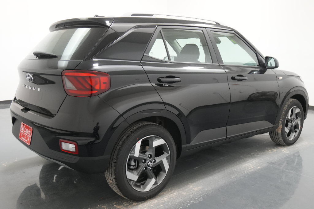 New 2026 Hyundai Venue SEL FWD image 7