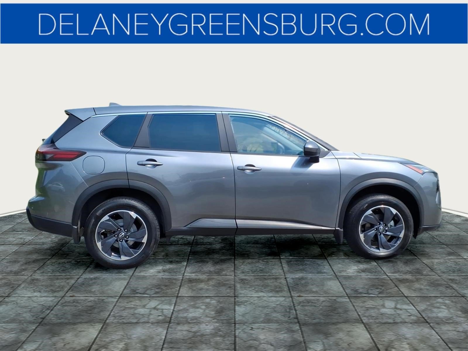 Used 2025 Nissan Rogue SV AWD/4WD image 2