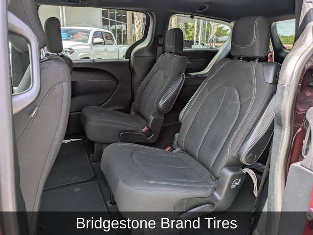 Used 2020 Chrysler Pacifica Touring w/ S Appearance Package FWD image 20