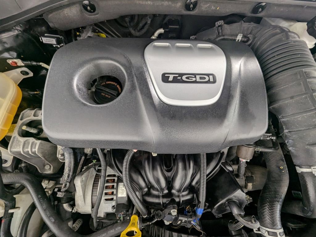 Used 2018 Hyundai Elantra GT Sport FWD image 12