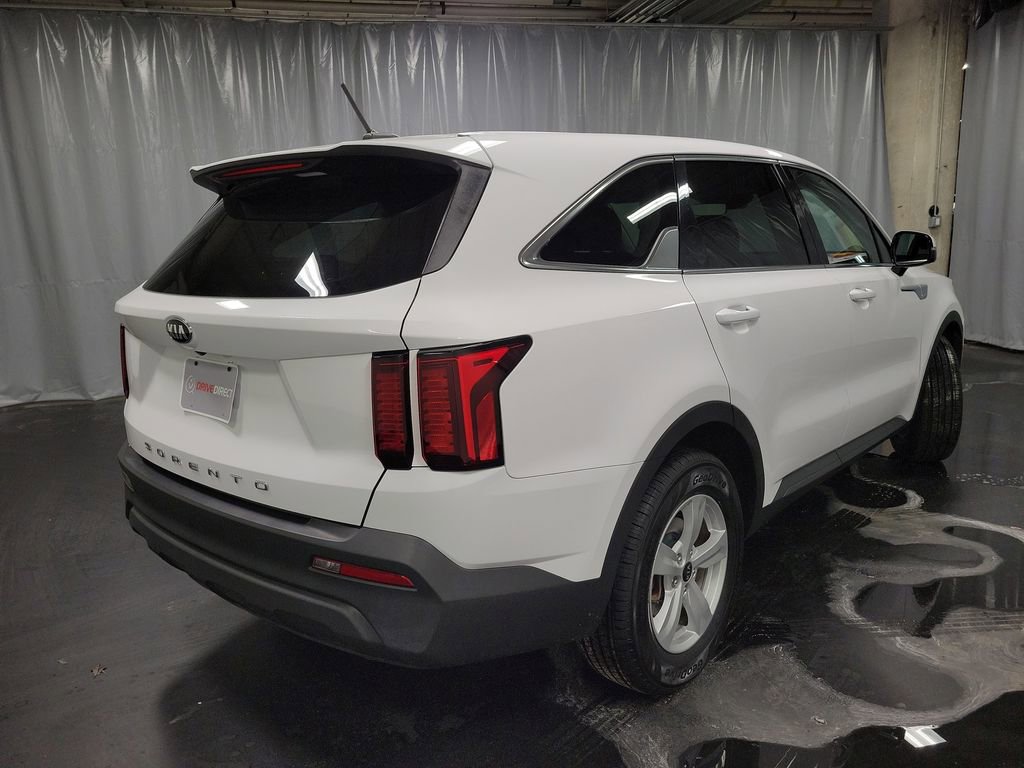Used 2021 Kia Sorento LX image 8