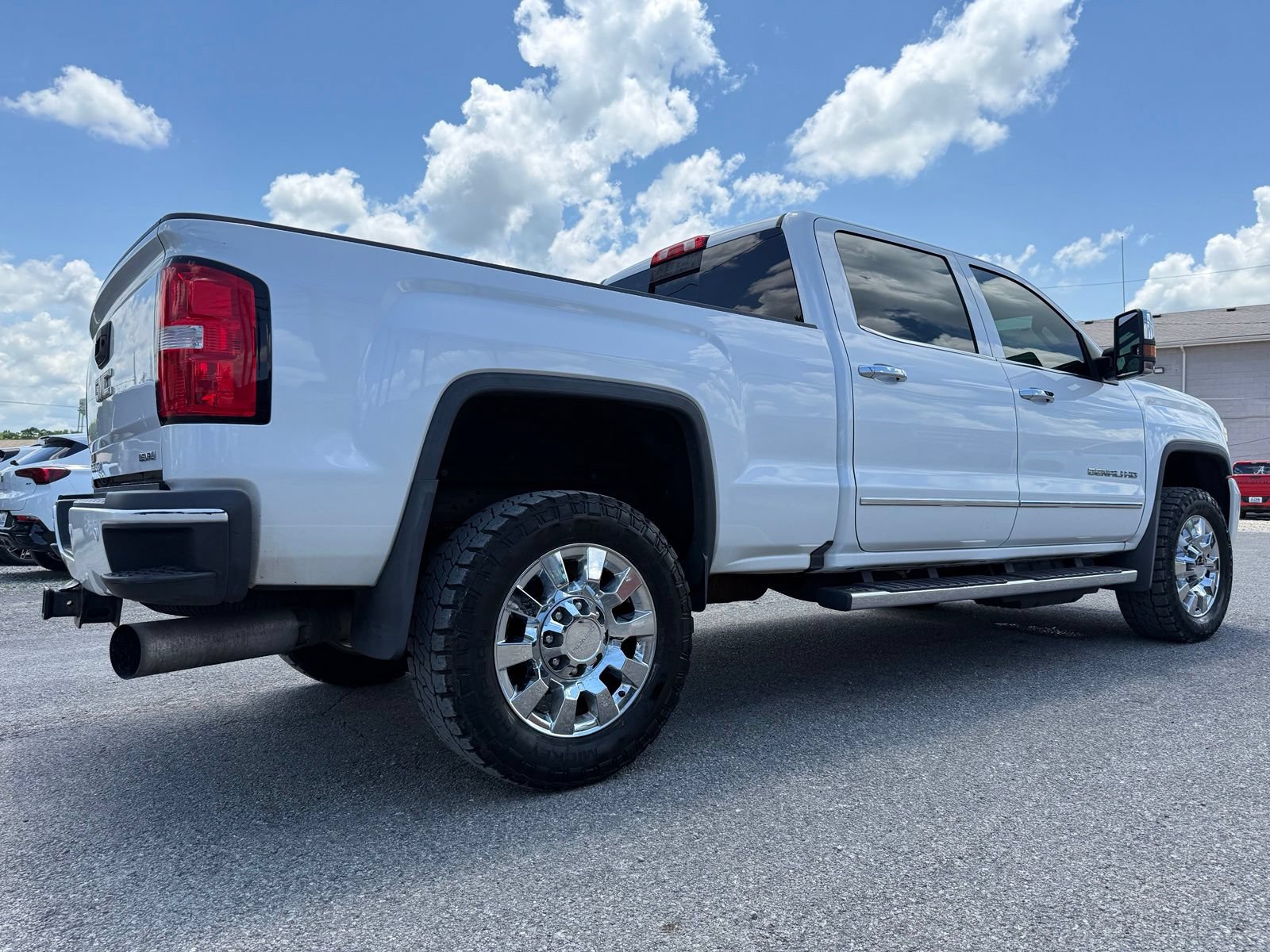 Used 2019 GMC Sierra 2500 Denali w/ Duramax Plus Package AWD/4WD image 6