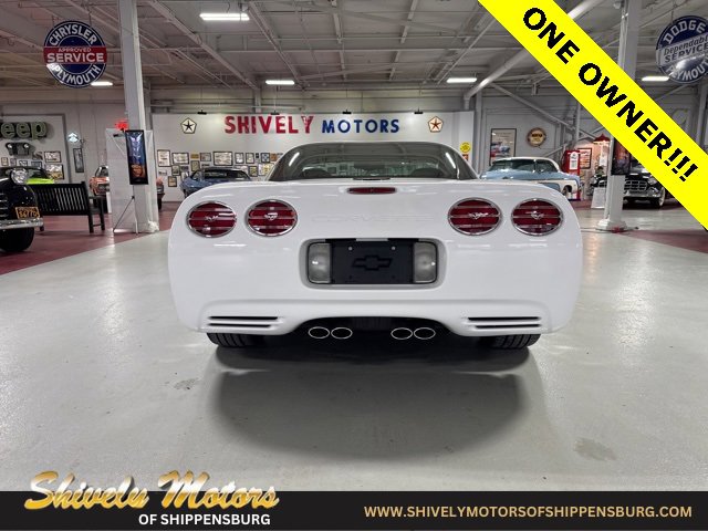 Used 2004 Chevrolet Corvette Coupe w/ Roof Package image 4