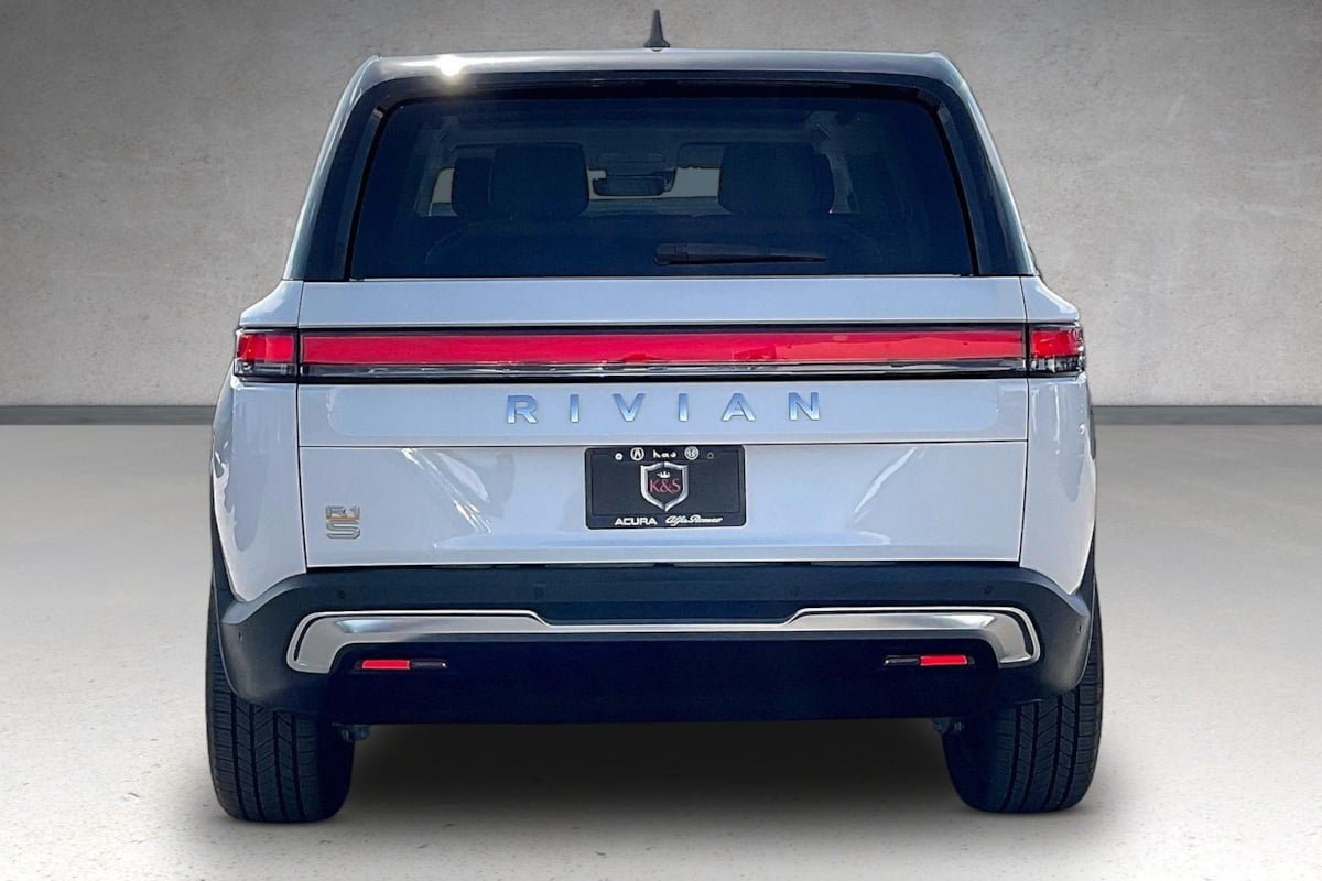 Used 2024 Rivian R1S Adventure Quad AWD/4WD image 4