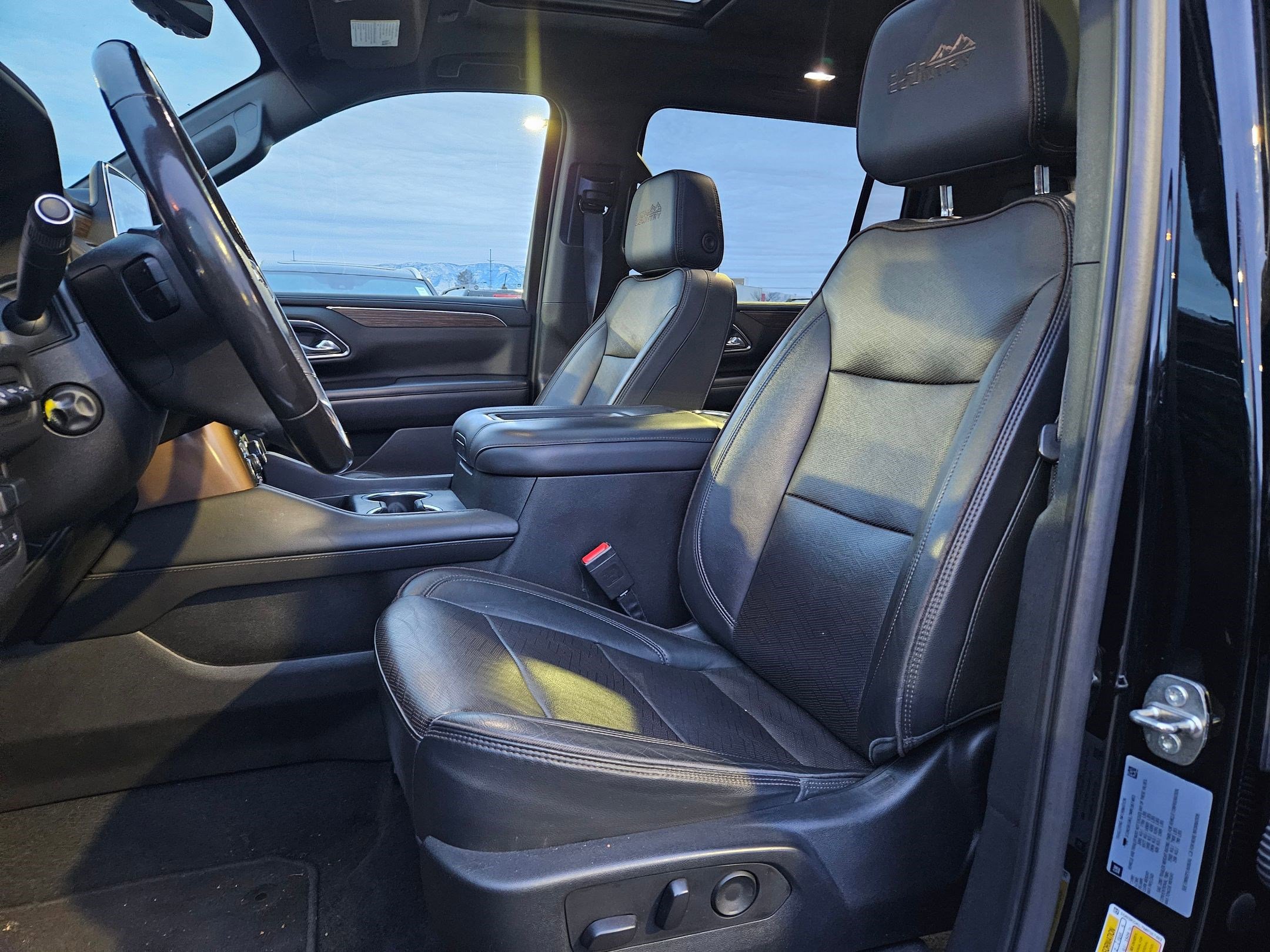 Used 2021 Chevrolet Suburban High Country w/ Premium Package image 17