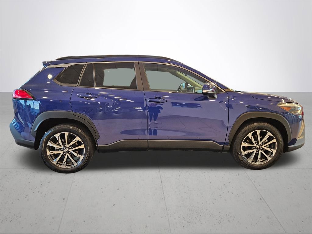 Used 2024 Toyota Corolla Cross XLE image 6