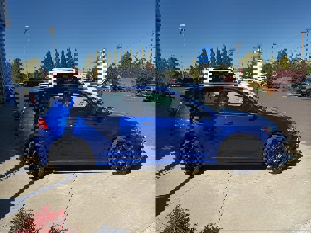 Used 2015 Volkswagen Golf R 4-Door image 29