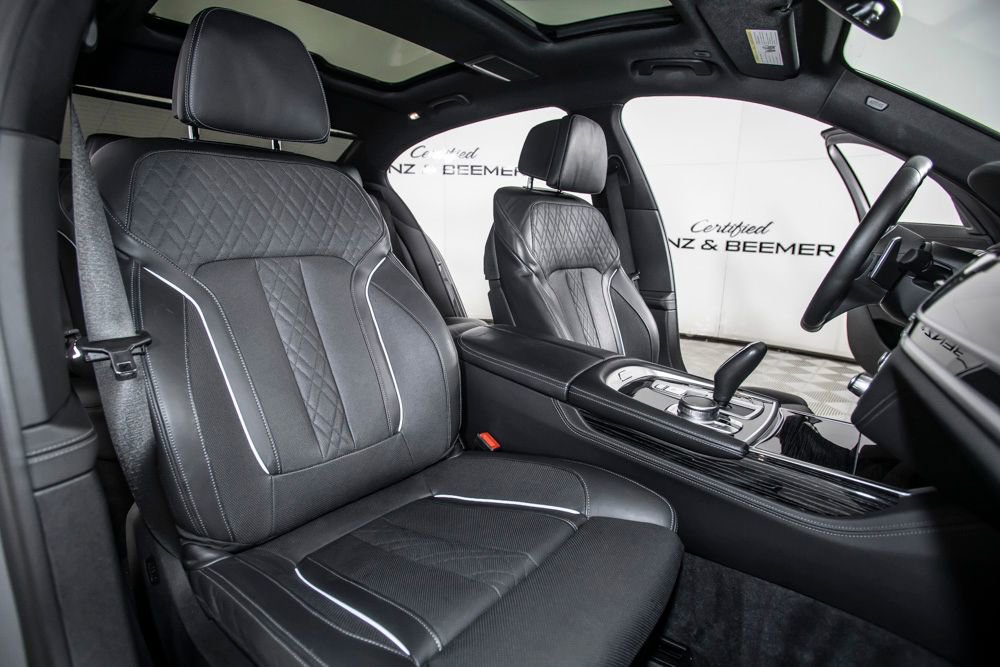 Used 2022 BMW 750i xDrive w/ M Sport Package image 16