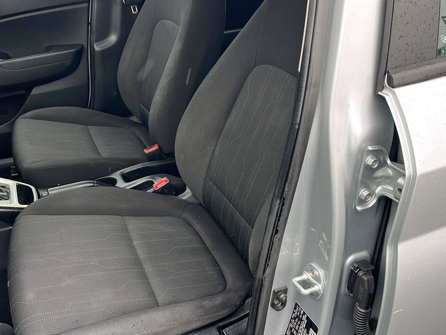 Used 2021 Hyundai Venue SE FWD image 19