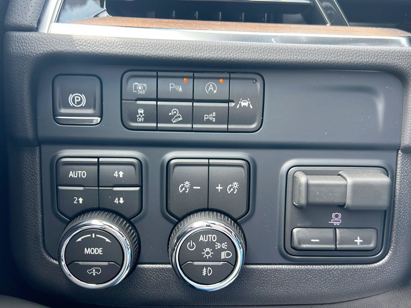 New 2026 Chevrolet Tahoe High Country AWD/4WD image 21