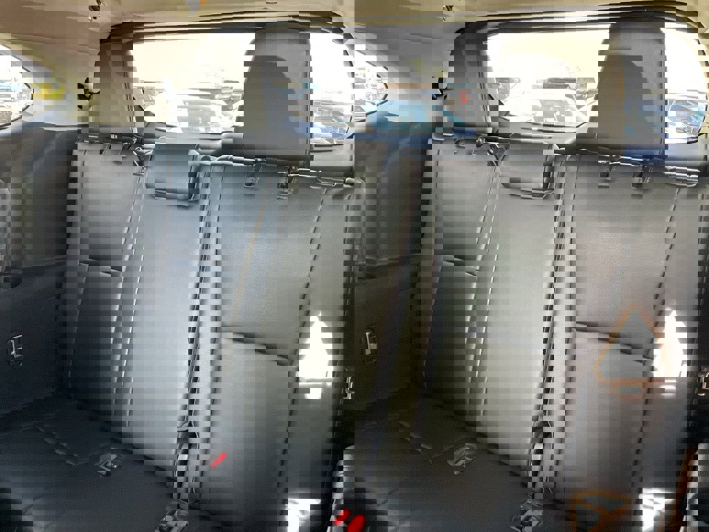 Used 2023 Toyota Highlander XLE image 15