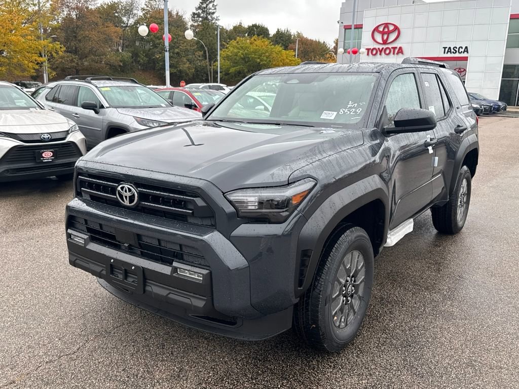 New 2025 Toyota 4Runner SR5 image 3
