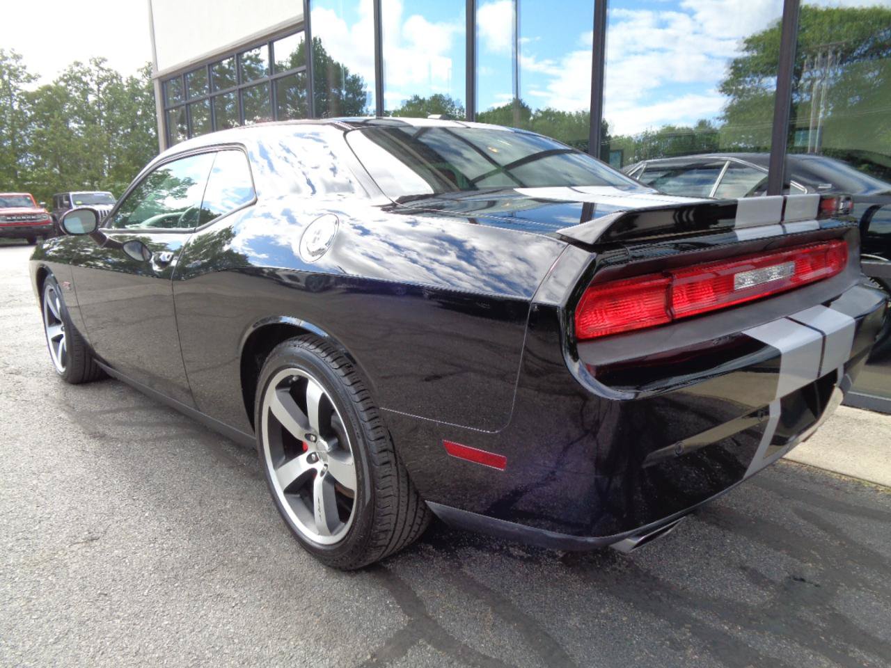 Used 2013 Dodge Challenger SRT8 w/ Harman Kardon Audio Group RWD image 7