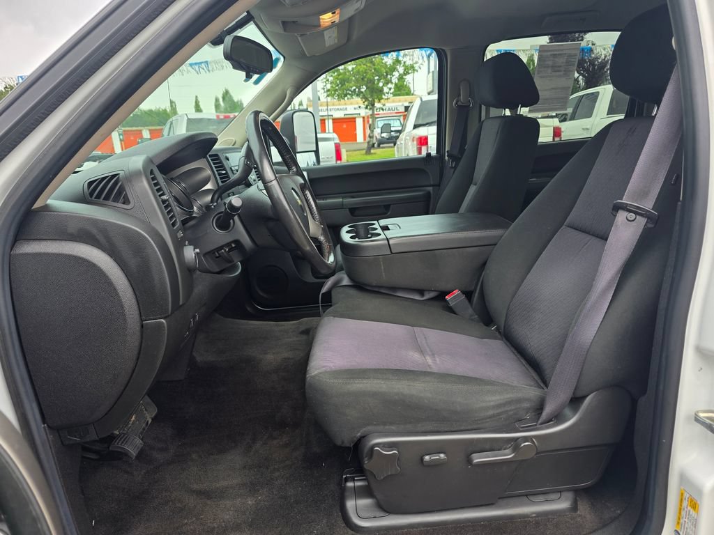 Used 2011 Chevrolet Silverado 1500 LT w/ All-Star Edition AWD/4WD image 4
