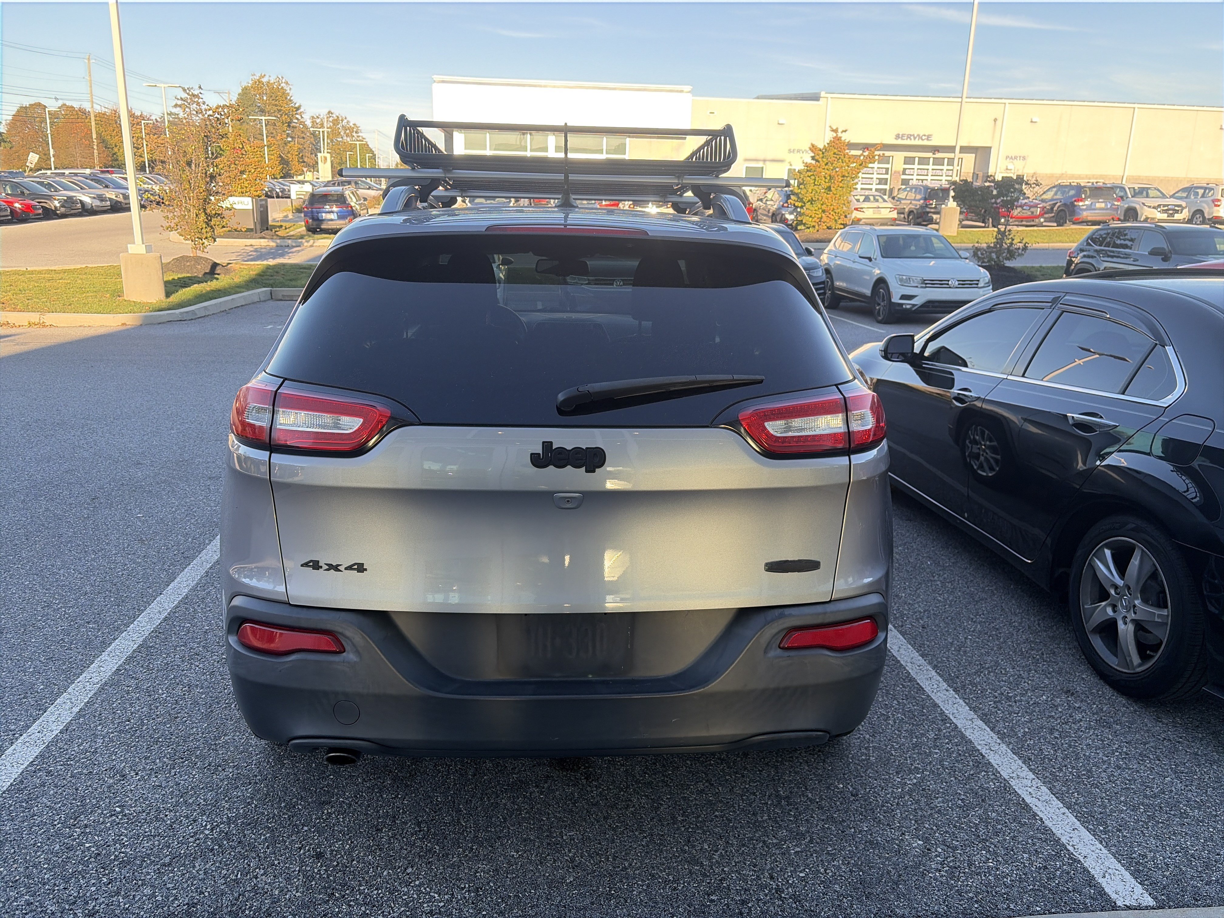 Used 2015 Jeep Cherokee Latitude w/ Comfort/Convenience Group AWD/4WD image 5