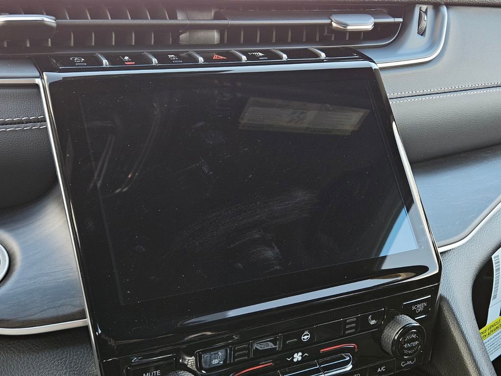 New 2025 Jeep Grand Cherokee Limited w/ Black Appearance Package image 20