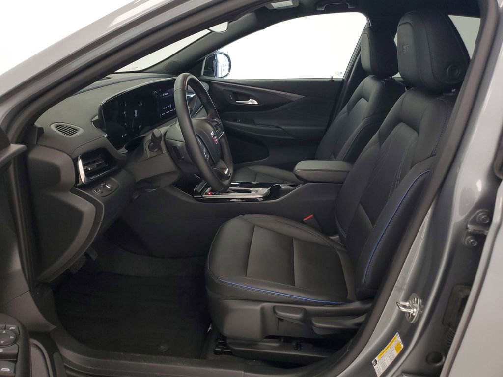 Used 2025 Buick Envista Sport Touring image 12