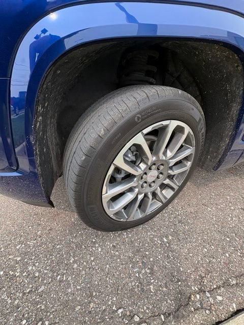 Used 2023 GMC Acadia Denali AWD/4WD image 7
