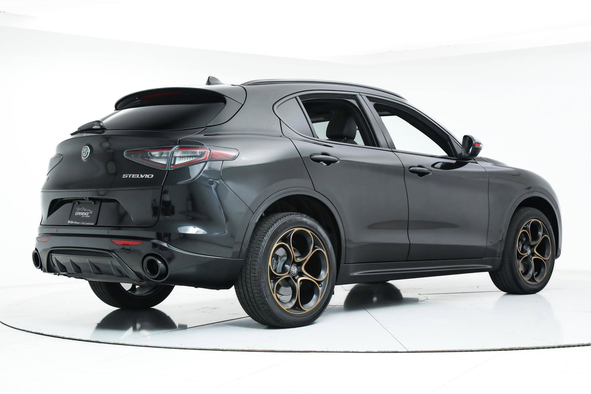 New 2025 Alfa Romeo Stelvio Sprint image 5