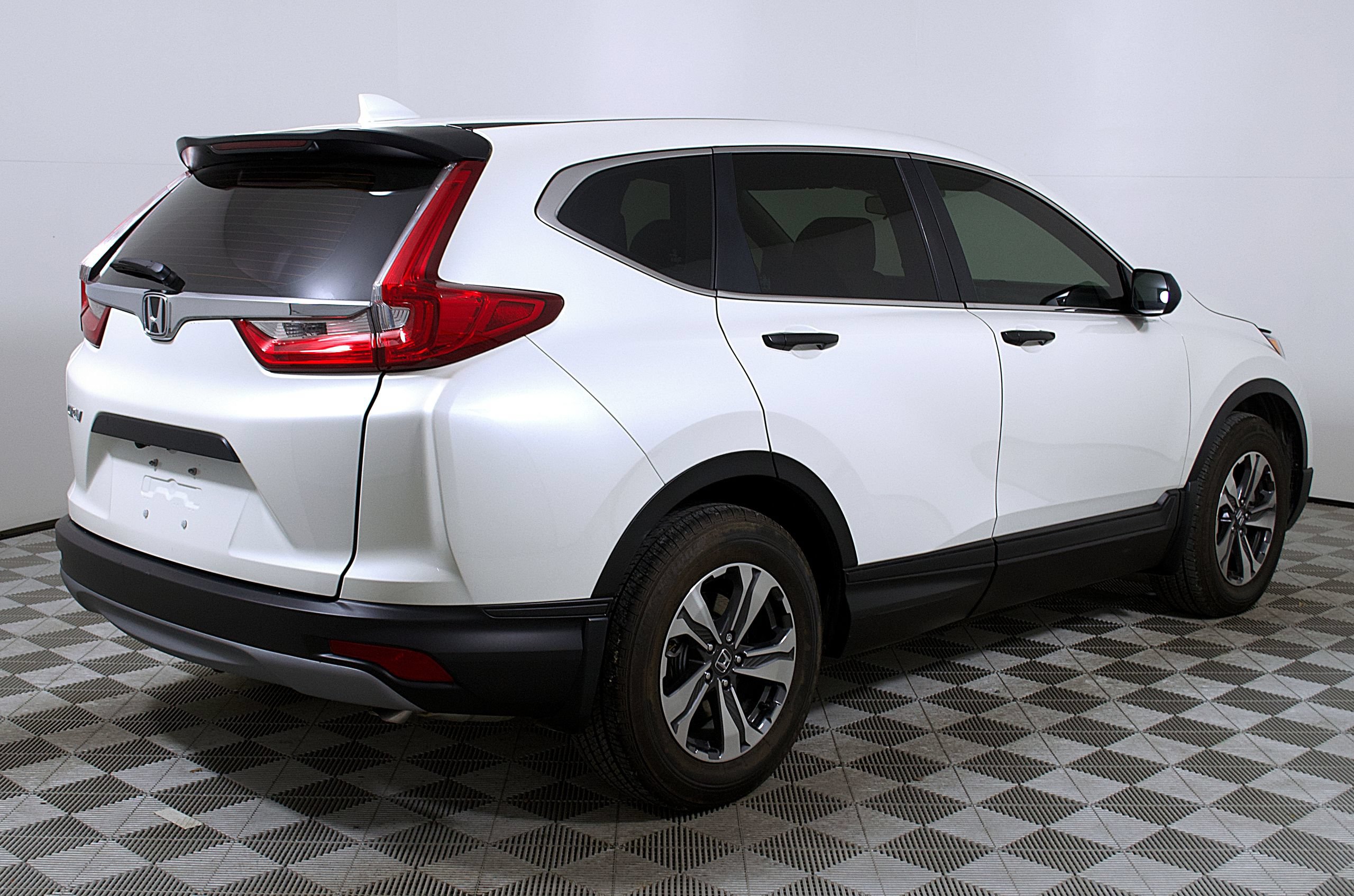 Used 2018 Honda CR-V LX image 7