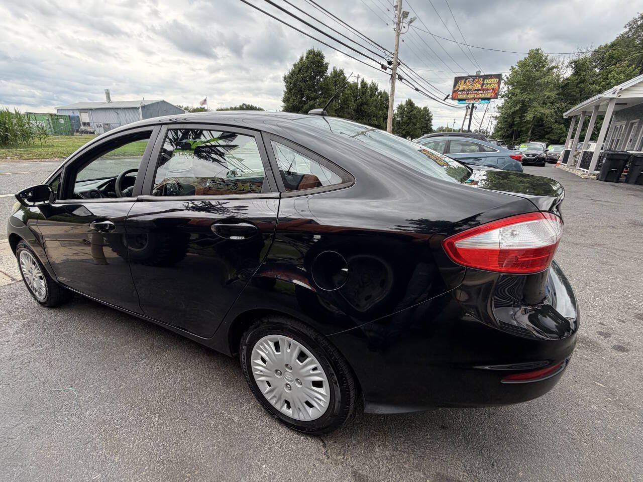 Used 2016 Ford Fiesta S FWD image 5
