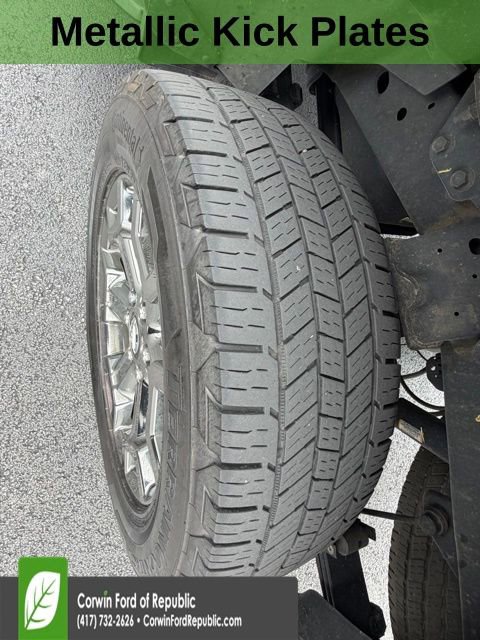 Used 2017 Nissan Titan SL w/ Texas Titan Edition AWD/4WD image 4