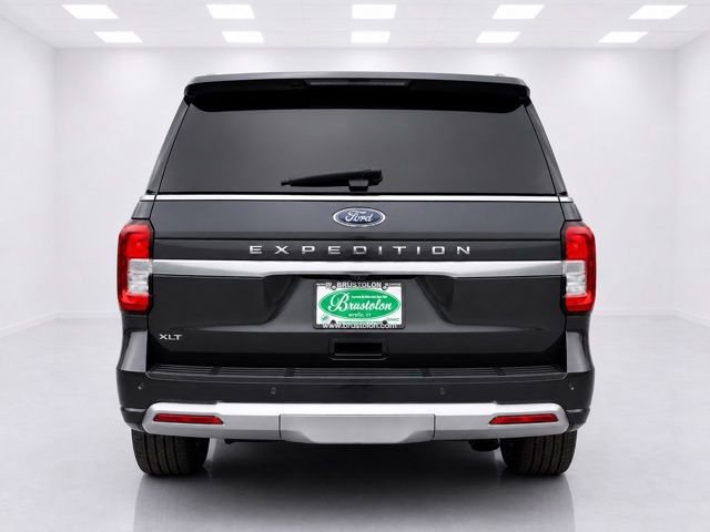 Used 2023 Ford Expedition XLT AWD/4WD image 9